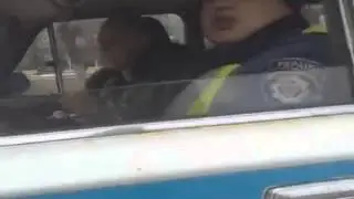 Баба,хочет дать ГАИшникам