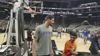 Enes Kanter, Willie Hernangomez, and Tim Hardaway Jr. Sign Autographs at Spurs game
