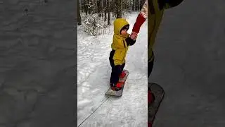 Учимся кататься на сноуборде-впервые встали на сноуборд в 2.5 годика