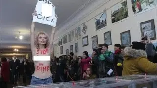Стоп, сутенер!FEMEN на избирательном участке Виталия Кличко