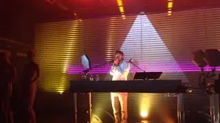 Tiga - Sunglasses at Night (Live)