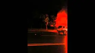 Carro quemandose en santiago