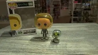 Обзор Фигурки Funko POP Морти в скафандре со змеей: Рик и Морти (Morty Space Suit: 690)
