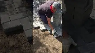 Sidewalk tile layout option for a walkway #paving #paverblocks #workers #buildingdesign