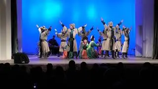 Гала-концерт международного фестиваля героического эпоса в Хакасии. Фольклорный ансамбль 