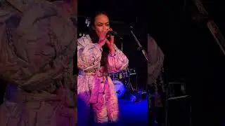 Aura Dione - where does love go - live in Berlin