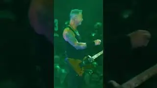 LARS ULRICH INJURES JAMES HETFIELD LIVE (2023) 