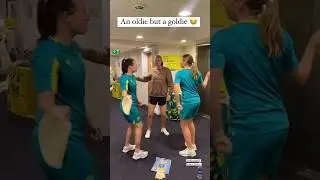 Australia female cricketers take the Tortilla Slap Challenge 😂 #ytshorts