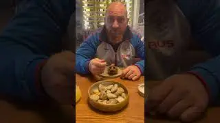 Ем морского ежа
