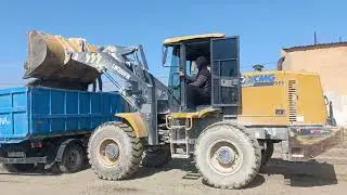 front loader XCMG and truck Isuzu. #truck #frontloader