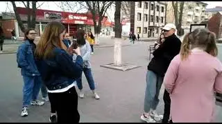 Никита Шкоркин встретился с фанатами на Арбате в Шахтах