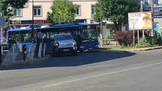 8 минути шофьор на автобус надува клаксона заради тарикат!