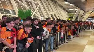 Galatasaray kafilesi, Bakü'de coşkuyla karşılandı