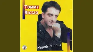 Jeans, scarpette e giubbino