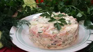Салат с копчёной куриной грудкой, огурцом и помидорами