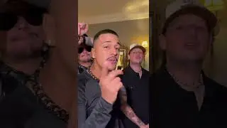 El no te enamora, el te desviste 👀