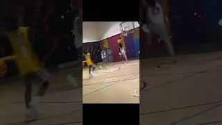 Bro pulled off a self bounce pass alley-oop!                        😬🔥#contactdunk #dunk #alleyoop