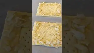 Без сахара.🍓Слойки с творожным кремом и клубникой.🔸Light cream puff pastry tarts. Sugar free.