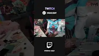 Messy desk https://twitch.tv/Emiru