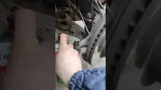 Снятие наружного наконечника  рулевой тяги МАЗДА СХ5.