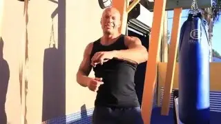 Как накачать спину с гантелями с Денисом Семенихиным