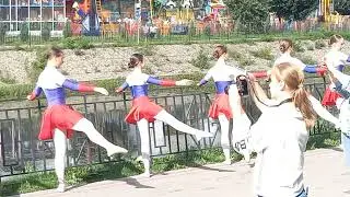 УЗИМ ХАМ БИЛМАЙМАН КАНАКА БАЙРАМ КУРИНГ