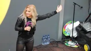 (HD) Krista Siegfrids can you see me Live @ Willa, Hyvinkää