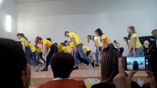 Танец под песню 