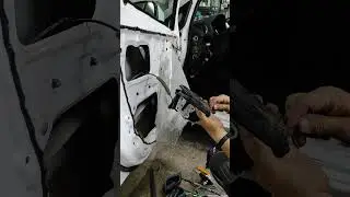 установка электропривод а, центрального замка на NISSAN VERSA.