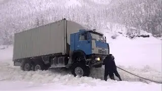 ВОДИТЕЛИ НА БЕЗДОРОЖЬЕ ДОРОГИ СЕВЕРА ЗИМНИК