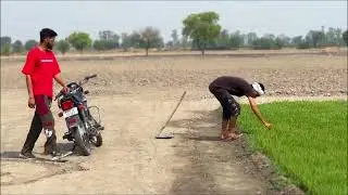 ਅਨਪੜ੍ਹ ਡਾਕਟਰ = ਮਾੜੀ ਫਸਲ 😂