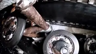 Переворачиваются тележки на гусенице снегохода 