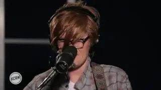 Brett Dennen performing 