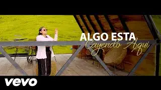 Algo Está Cayendo Aquí - Solista, Micaela Gómez