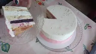 Режем с внучкой торт "Малина мята"