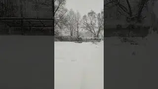 За окном стеной мете-е-ель