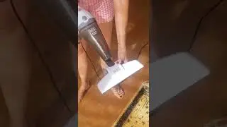 Do not buy the Black & Decker Versatile AV 12 1200W upright vacuum cleaner.