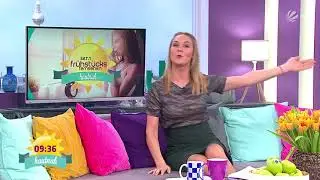Alina Merkau upskirt - SAT.1 Frühstücksfernsehen 30.01.2020