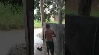 SENANGNYA MAIN HUJAN HUJANAN #shorts #shortvideo #batam #shortsvideo #hujan #hujanderas #hujanlebat
