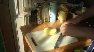 How to cut a potato