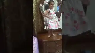 আয়রা বাড়িতেই