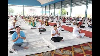 10 वें अंतरराष्ट्रीय योग दिवस पर एक साथ हजारों ने किया योगाभ्यास