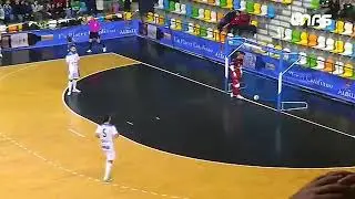 WHAT A BICYCLE KICK MAN