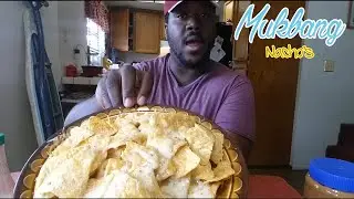ASMR👂 // MUKBANG🍴 // EAT WITH ME 👄: Spicy Pepper Jack Nachos + Apples &  Peanut Butter