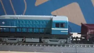 Длинный грузовой состав.