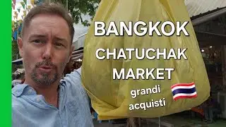 CHATUCHAK MARKET - 20 ottobre 2024  (11 camicie e 5 paia di mutande)