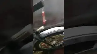 Чел на казахском чёт говорит 