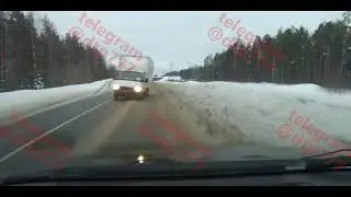 Легковой автомобиль чудом избежал столкновения