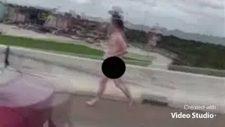 MAN RUNS ACROSS THE WHITE HOUSE NAKED...