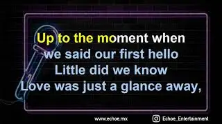 Frank Sinatra - Strangers In The Night (Versión Karaoke)